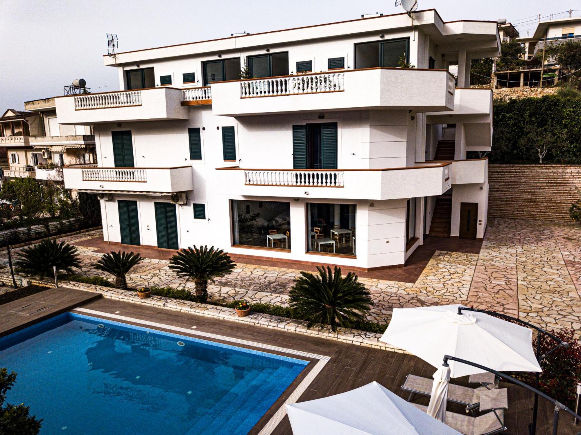Villa La Quiete - Adults Only Cuke 外观 照片